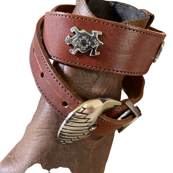 Vintage 90’s Brown Leather Silver Conch Engraved Southwestern Animals Belt, S - Picture 9 of 15